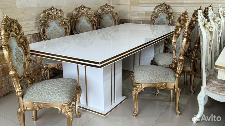 Кухонный стол и стулья комплект