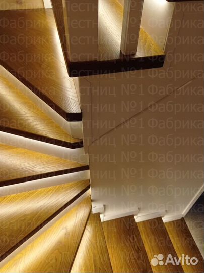 Лестница на металлическом каркасе