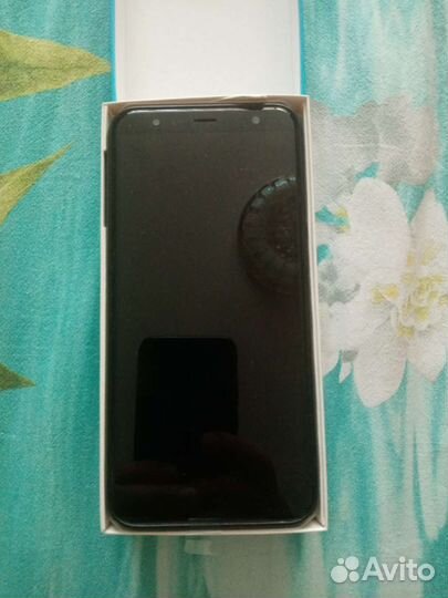 Телефон Samsung galaxy J6+