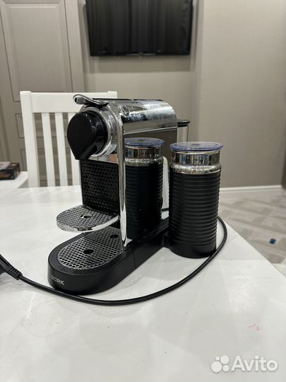 Капсульная Кофемашина bork с капучинатором