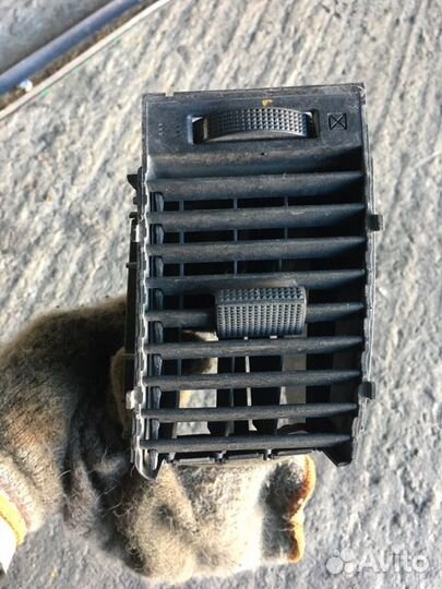 Дефлектор воздушный лев. Toyota Tundra, Sequoia