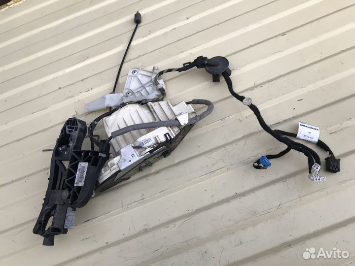 Замок двери задней правой Mercedes S-klasse W221