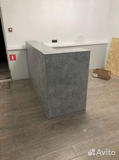 Стойка ресепшн с денежным ящиком