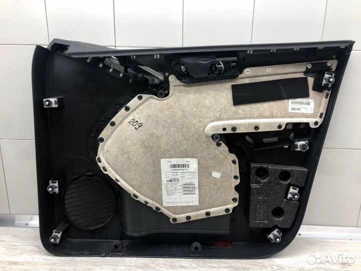 Обшивка двери передняя левая Volkswagen Tiguan