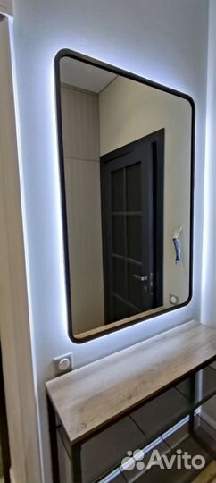 Зеркало в багетной раме