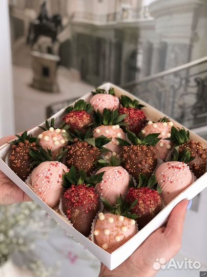 Клубника в шоколаде, подарок на праздник