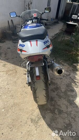 Suzuki GSX-R750