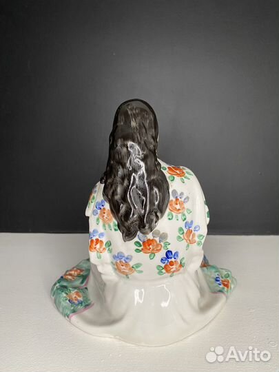 Фарфоровая статуэтка цыганка Дулево