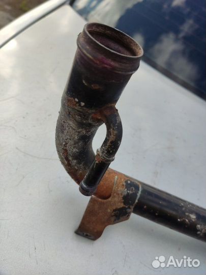 Трубка охлаждения двс Volkswagen Passat B5 седан