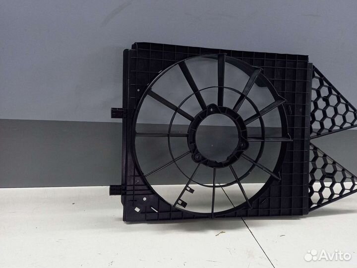 Диффузор радиатора Volkswagen Polo