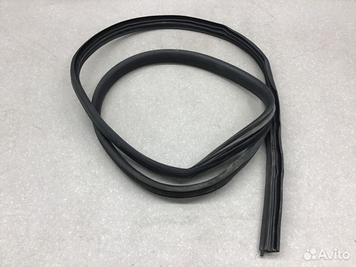 Уплотнитель двери Renault Duster I 2012-2021