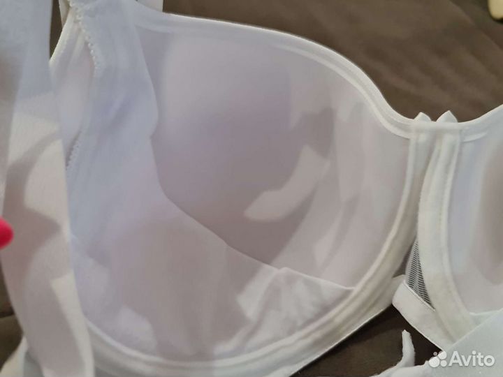 Бюстгалтера для кормления,новые,белые