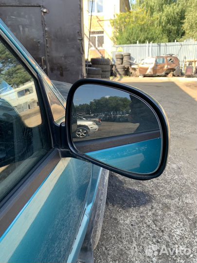 Зеркало правое chevrolet blazer 1997