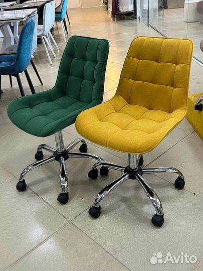 Современное компьютерное кресло