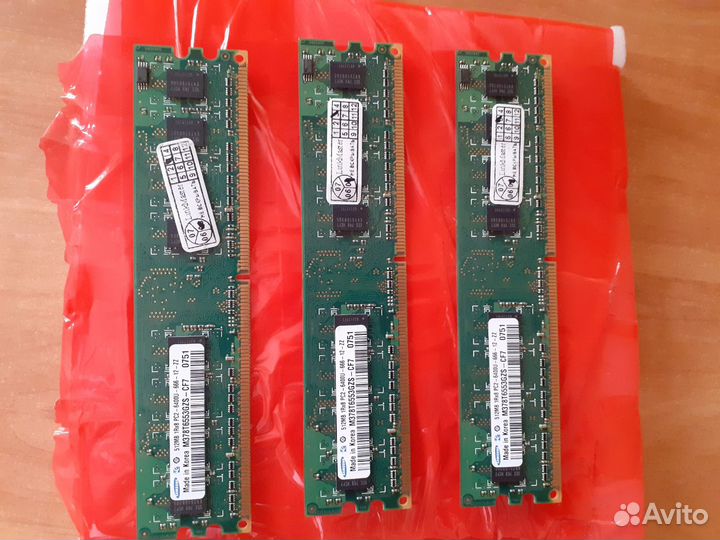 Samsung 512 mb DDR 2 1rx8 pc2 6400u 666 12 zz