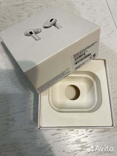 Коробка пустая от наушников airpods