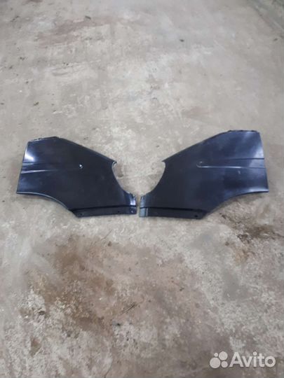 Пластиковые крылья на газель