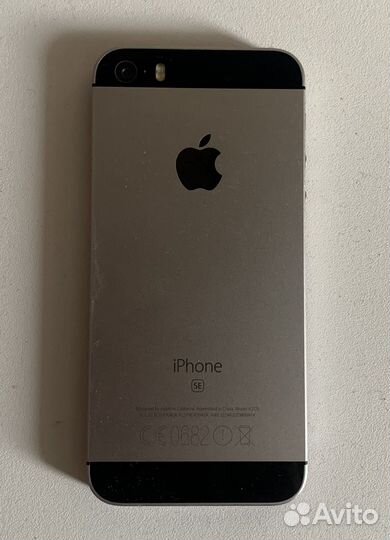 Телефон iPhone SE 2016