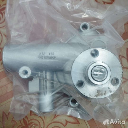 Водяной насос помпа