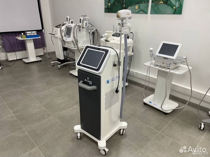 Лазерный аппарат для эпиляции и омоложения