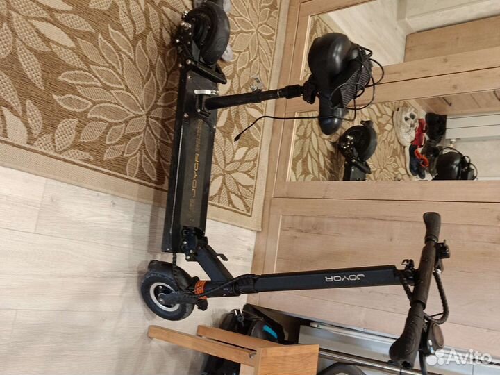 Электронный самокат с сиденьем и с зарядкой