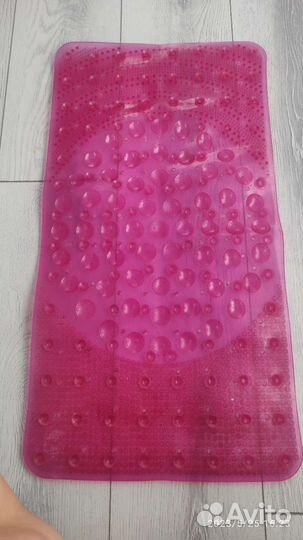 Антискользящий коврик в ванную