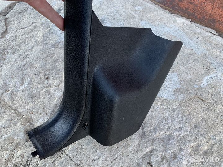 Обшивка левой стойки Ауди 100/А6 С4