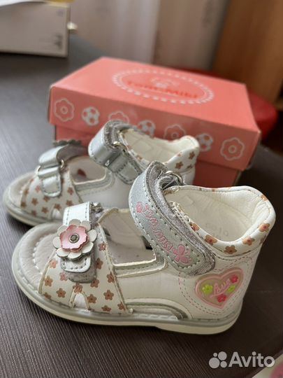 Сандали для девочки