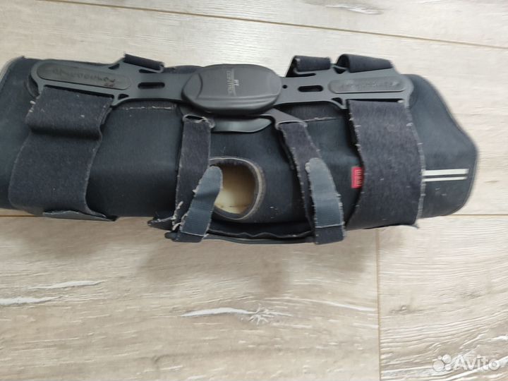 Ортез на коленный сустав с шарнирами medi левый