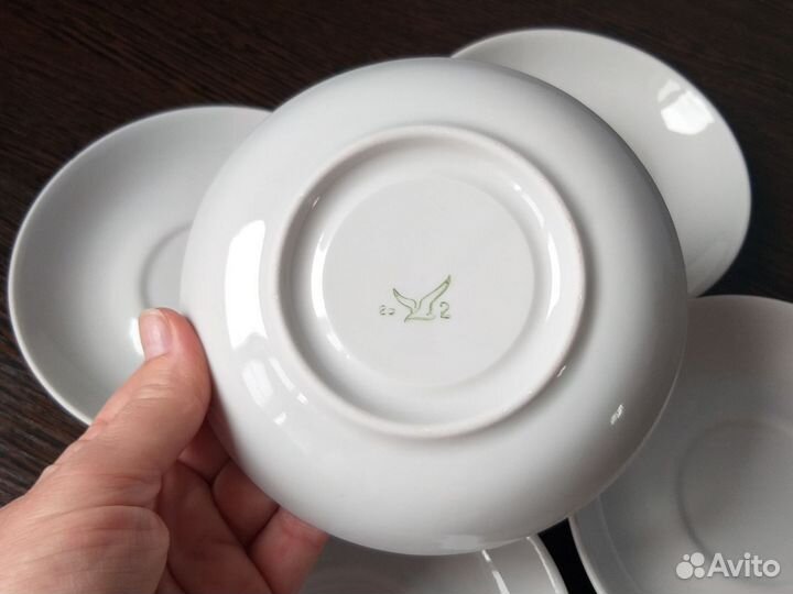 Набор тарелок новый 14 см