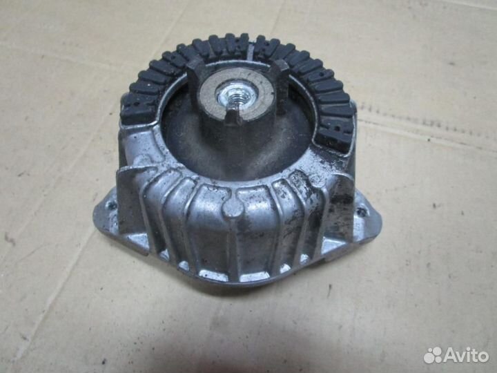 Опора двигателя w212 E-class 651.924 2015