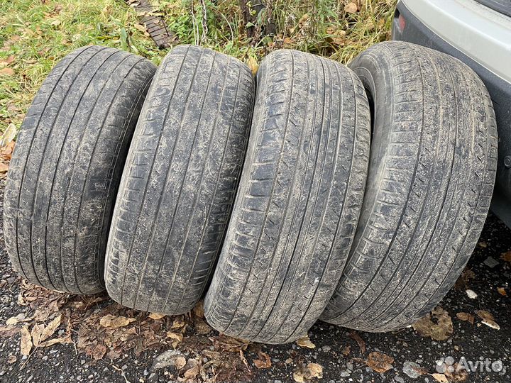 Yokohama 104ZR 215/65 R16 98H