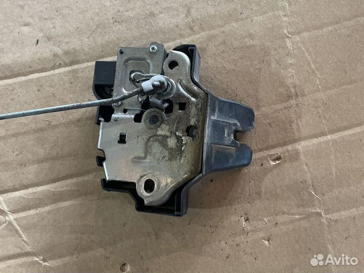 Замок багажника Toyota Corolla E15 2006-2013