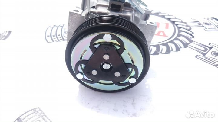 Компрессор кондиционера Subaru Forester