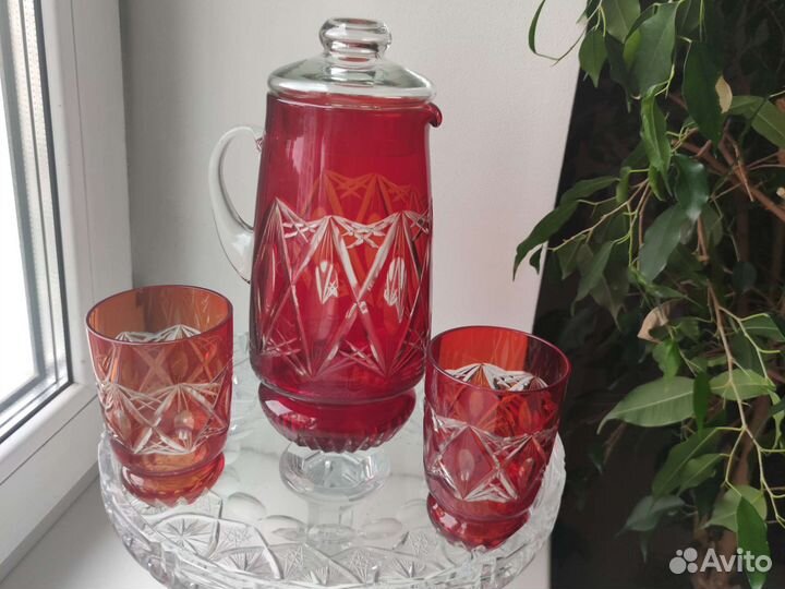Этажерка цветной хрусталь. Графин красный+ стаканы