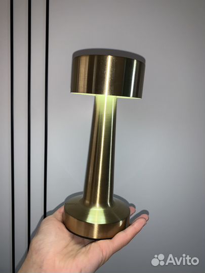 Светильник настольный золотой