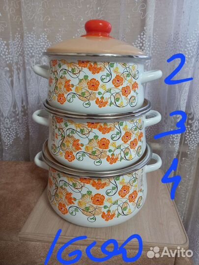 Набор эмалированных кастрюль