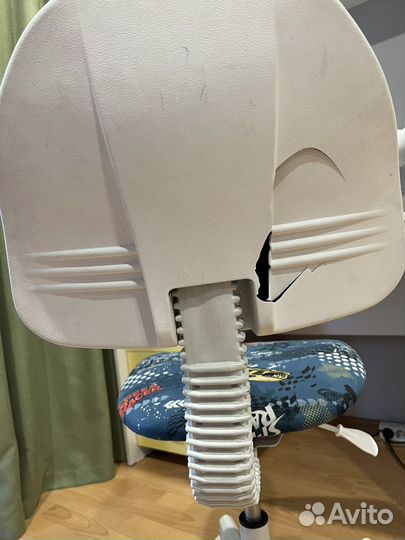 Детский стул на колесиках