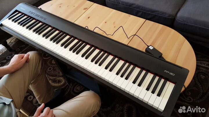 Цифровое пианино Roland FP30X + стойка