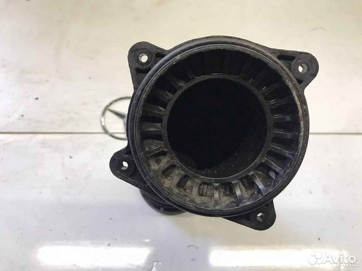 Патрубок интеркуллера на Mercedes w221 ом 642