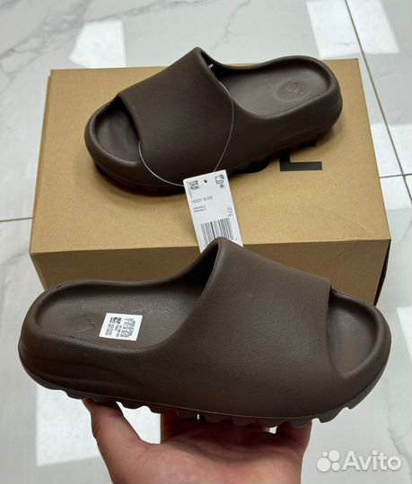 Сланцы унисекс Adidas Yeezy Slide