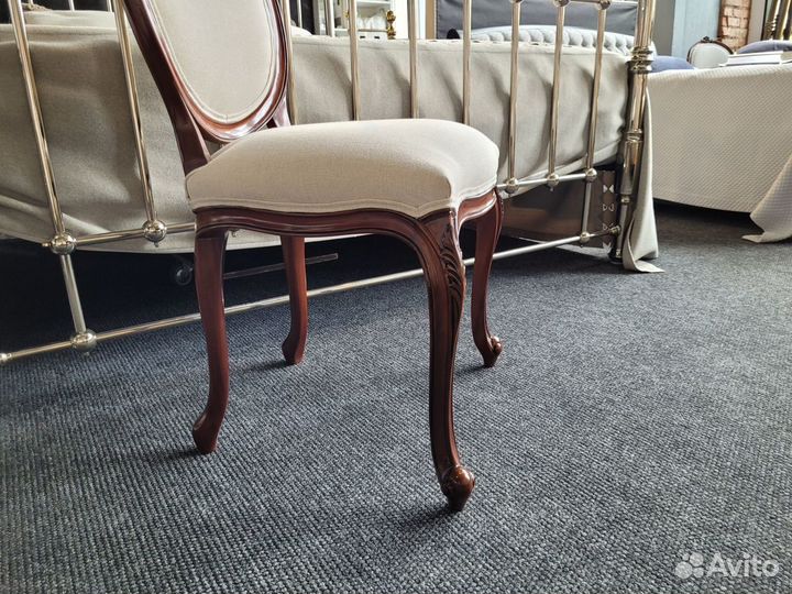 Стул черный