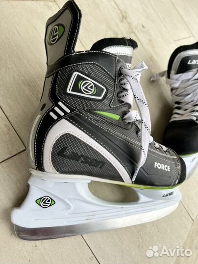 Коньки хоккейные