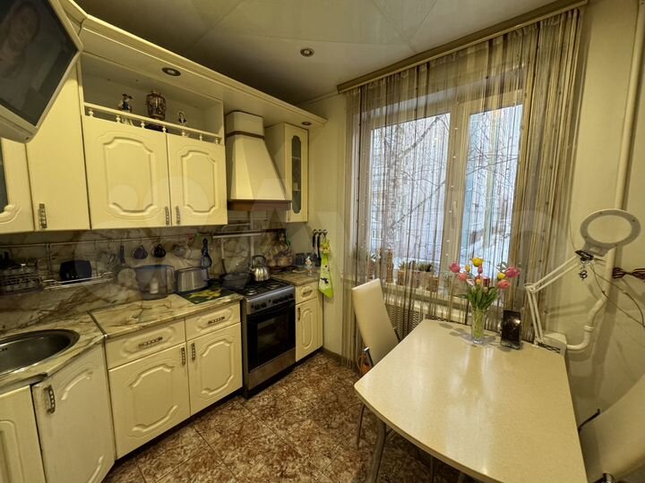 2-к. квартира, 56 м², 3/9 эт.