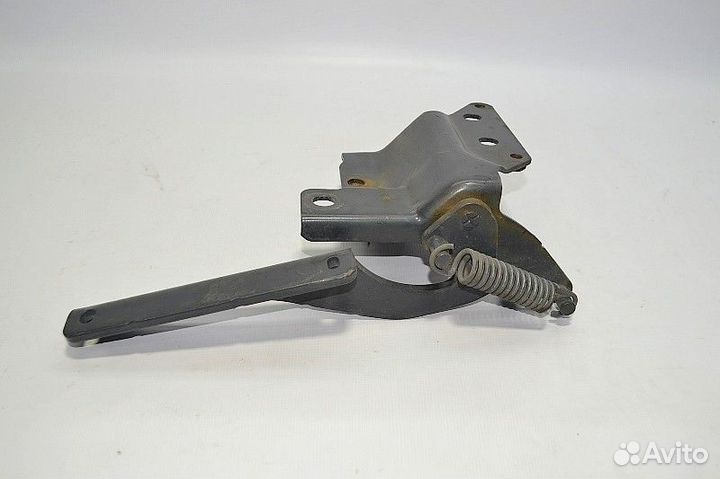 Петля решетки радиатора, левая scania P-series (01