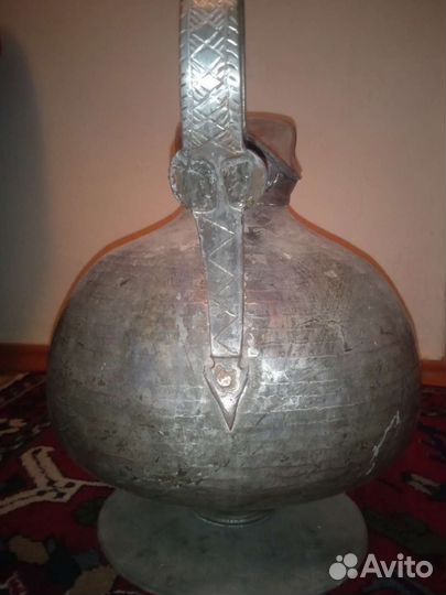 Старинный кувшин