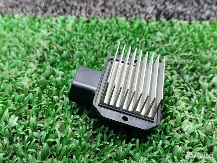 Реостат мотора отопителя Toyota Fortuner