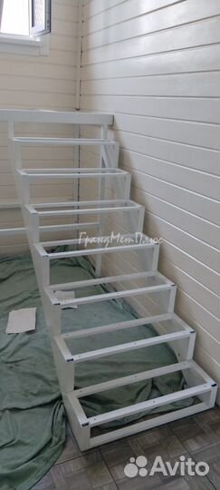 Лестница металлическая открытого типа