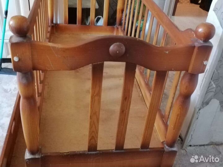 Детская кроватка