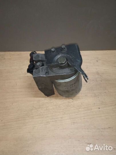 Кронштейн топливного фильтра Mercedes W638 Vito